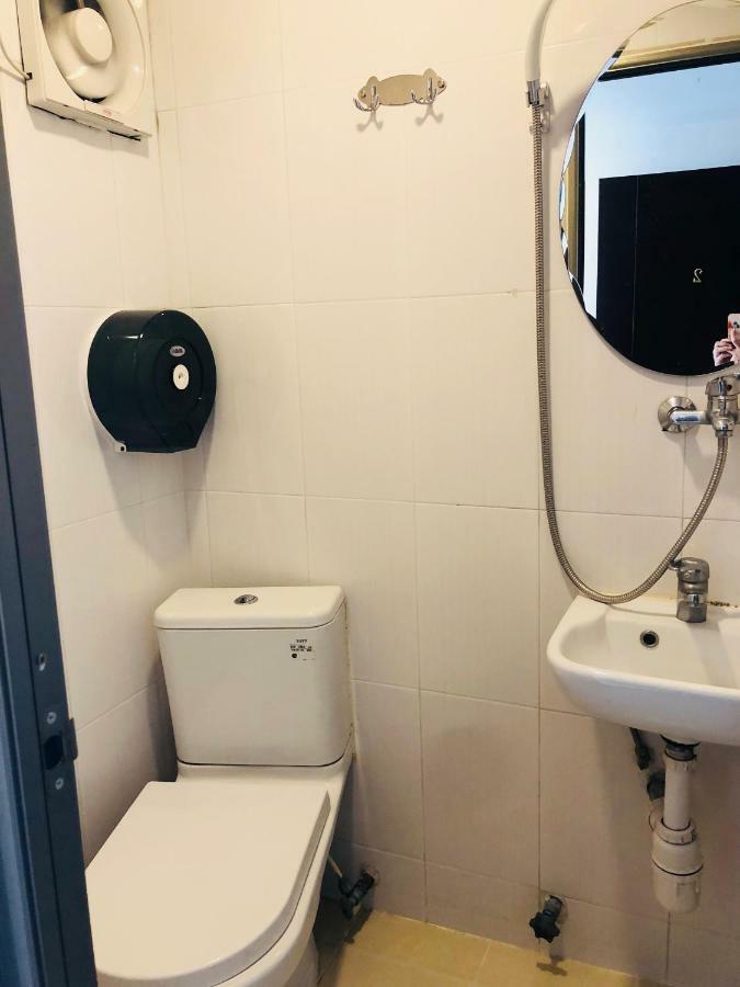 Chung Kiu Come Inn Hongkong Exteriör bild